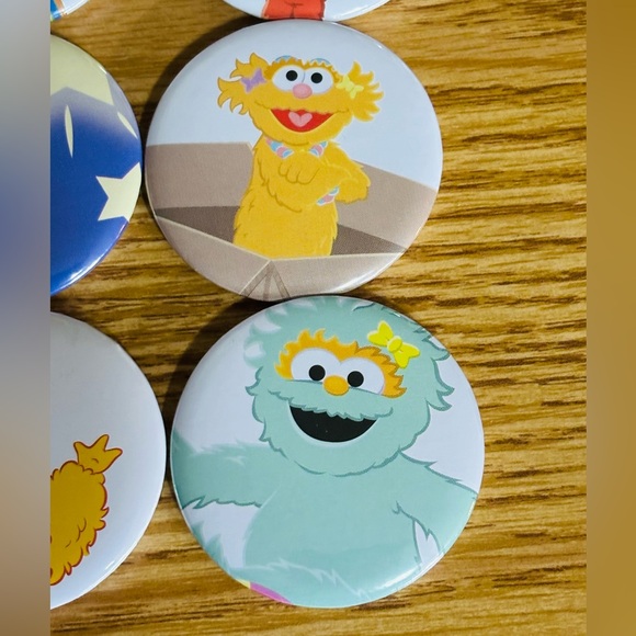 NEW Sesame Street Character Button Set - Picture 7 of 13